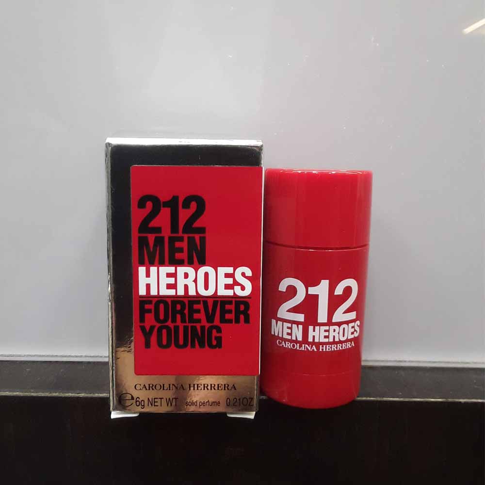 Carolina Herrera 212 Man Heroes Forever Young Solid Perfume 6gm