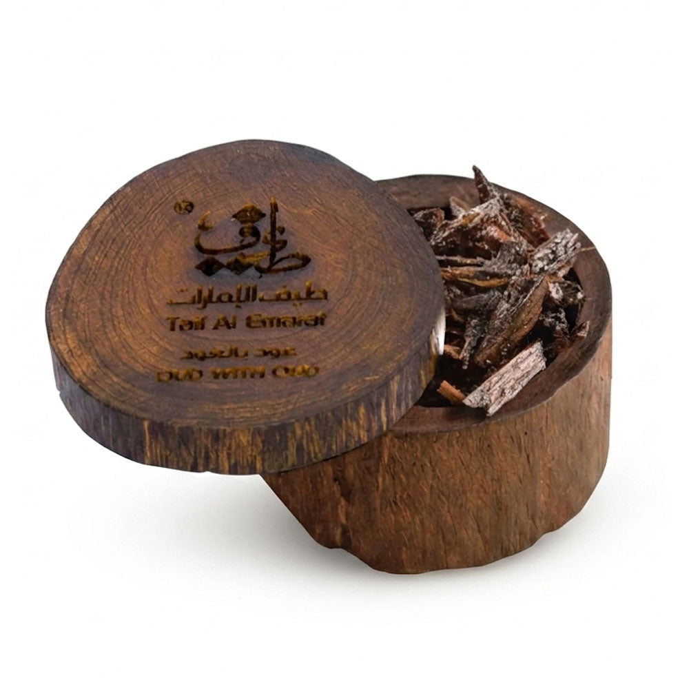 Taif Al Emarat Oud With Oud Stick (12g) offers a rich, long-lasting woody aroma, perfect for a warm, luxurious and traditional ambiance.