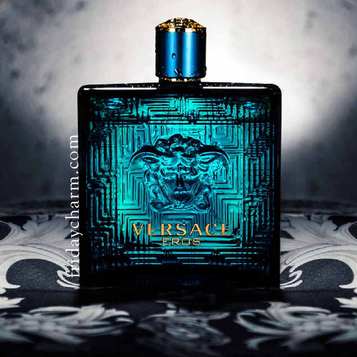 Versace men’s perfume bottle image